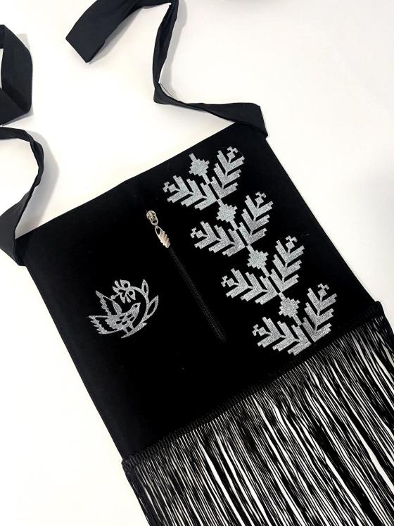 Кишенька з бахромою