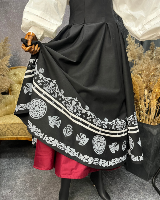 Двостороння спідниця з високим корсетним поясом з вибійкою, чорна/бордо (Індивідуальне пошиття)