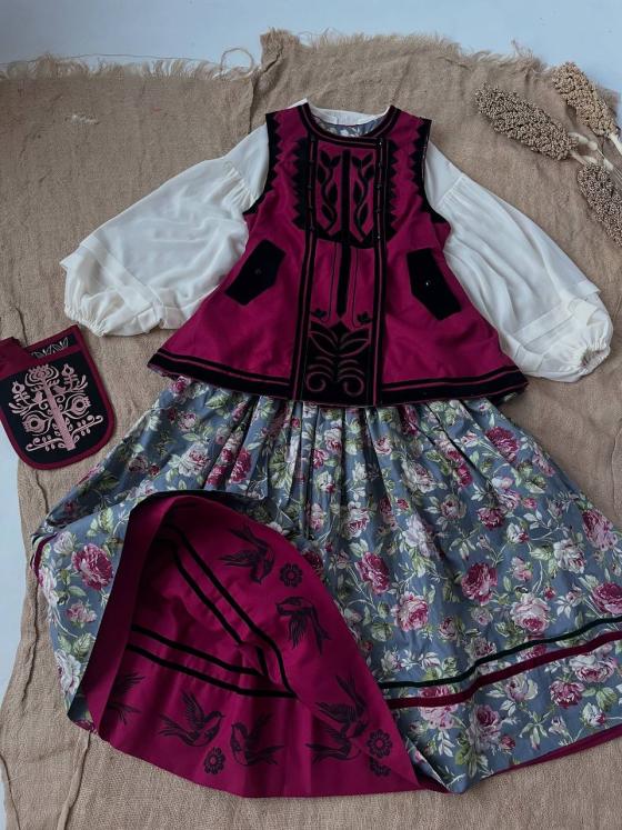 Спідниця двостороння з вибійкою (Індивідуальне пошиття) Спідниця двостороння з вибійкою (Індивідуальне пошиття)