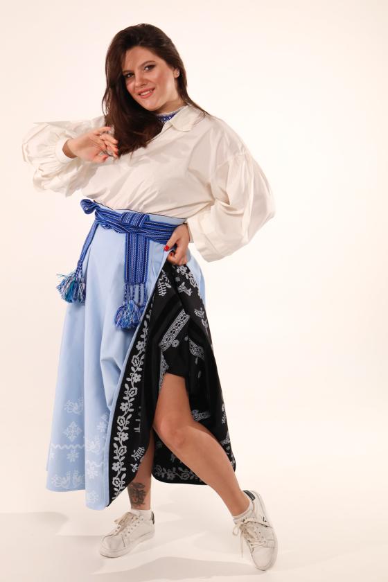 Двостороння спідниця з високим корсетним поясом з вибійкою, чорна/блакитна (Індивідуальне пошиття)