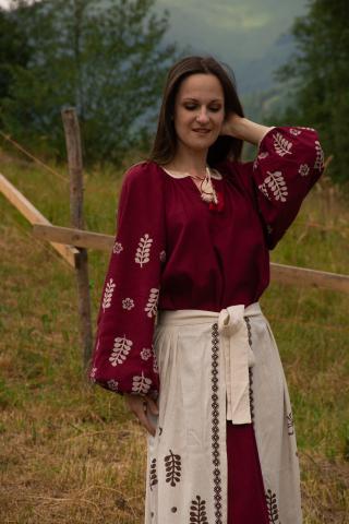 Сорочка довга з вибійкою Сорочка довга з вибійкою