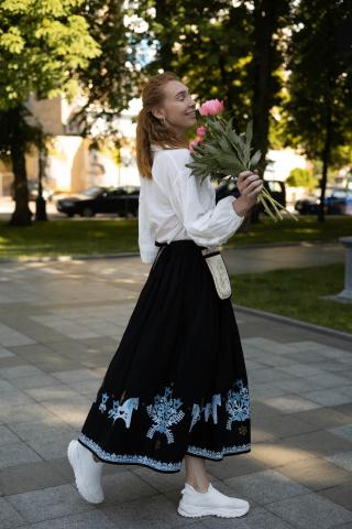 Спідниця двостороння з вибійкою чорна/бордо (Індивідуальне пошиття) Спідниця двостороння з вибійкою чорна/бордо (Індивідуальне пошиття)