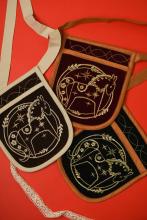 Кишенька Коник на оксамиті