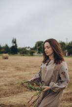 Довга сорочка з вибійкою, кропива/бавовна Довга сорочка з вибійкою, кропива/бавовна